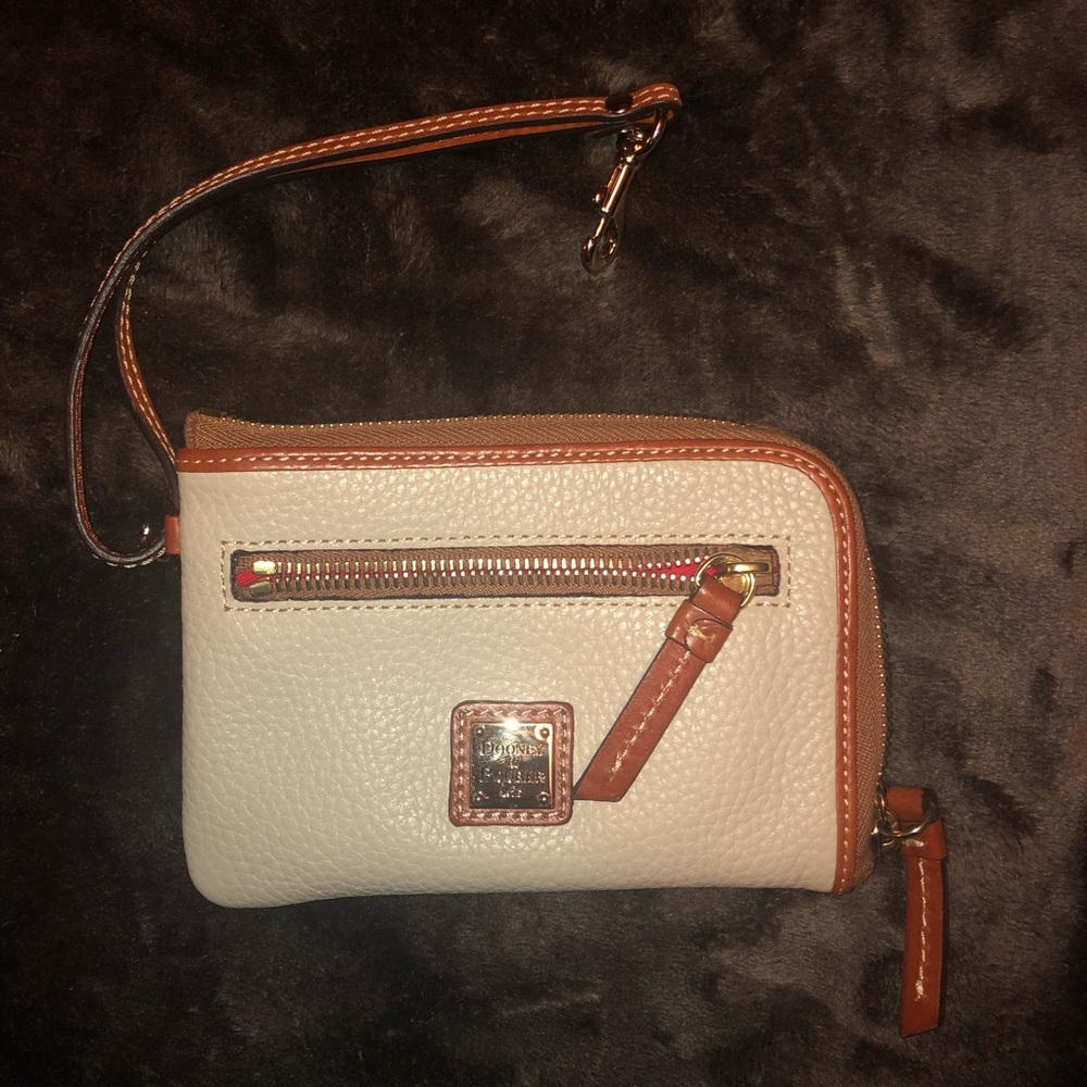 Dooney & Bourke wristlet